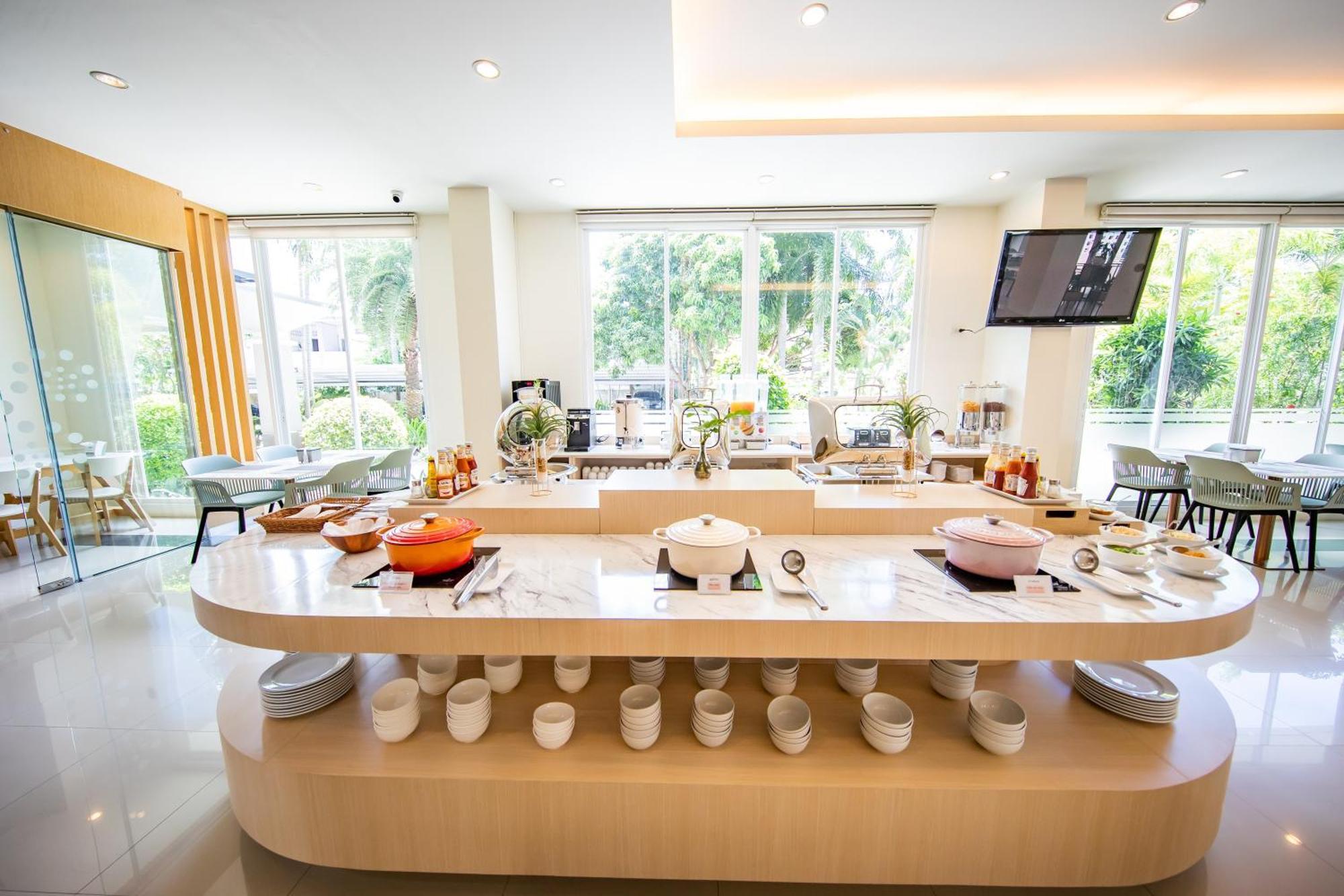 Phavina Hotel Rayong Sha Extra Plus Exterior foto
