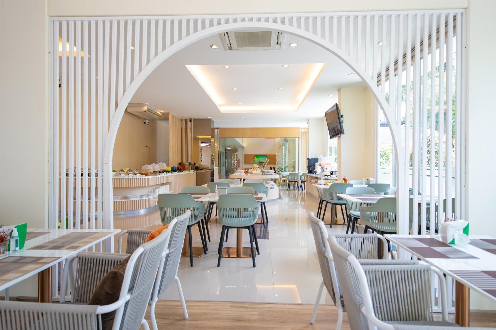 Phavina Hotel Rayong Sha Extra Plus Exterior foto