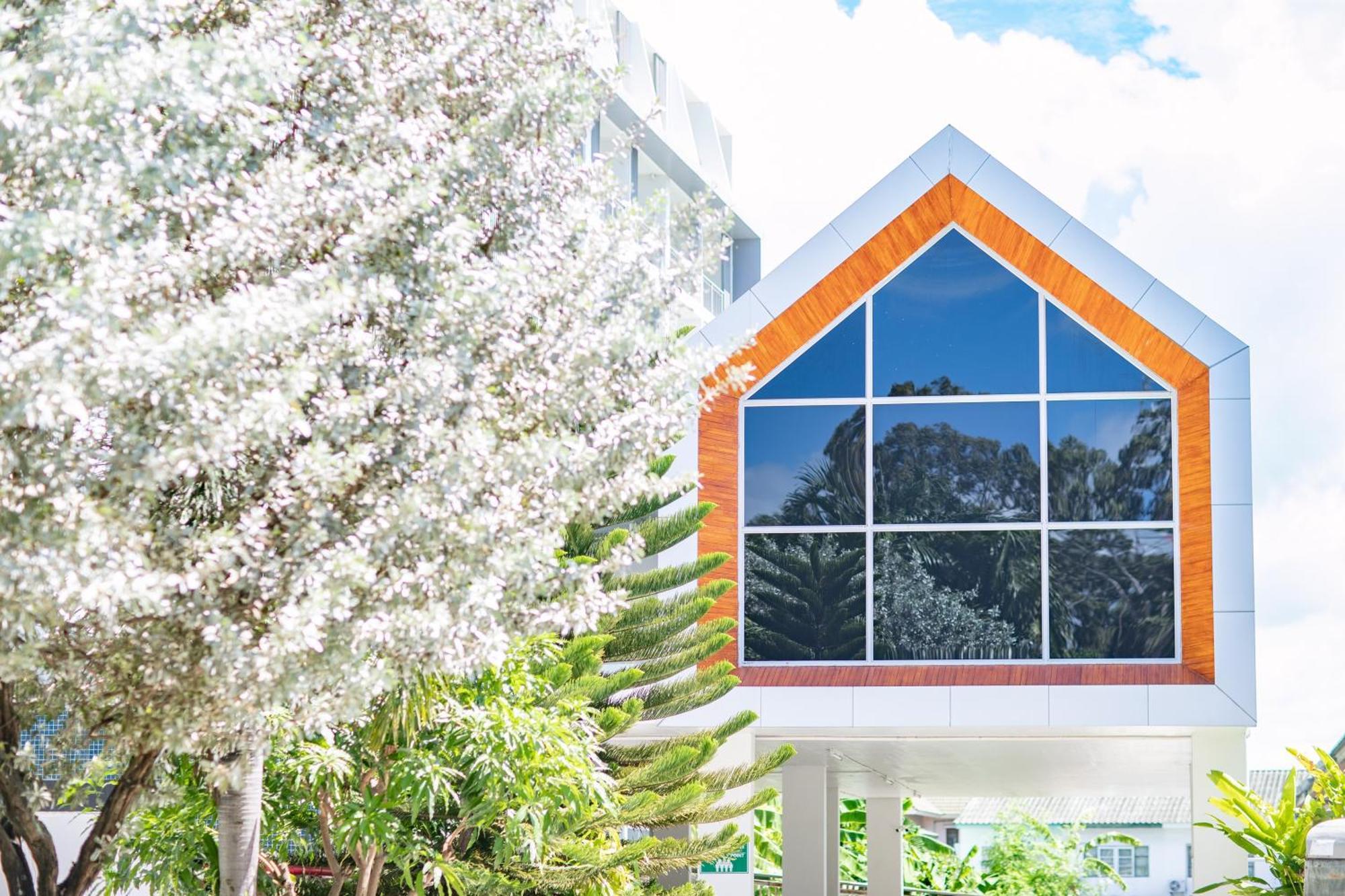 Phavina Hotel Rayong Sha Extra Plus Exterior foto